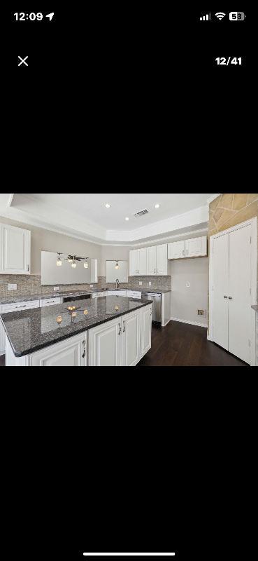 Building Photo - 9120 Nob Hill Dr