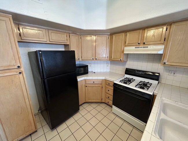 Building Photo - Charming condo in desirable West Las Vegas location