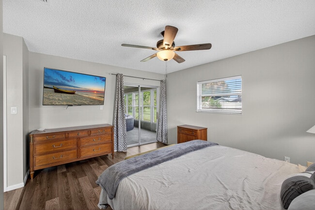 Building Photo - 607 SE Forgal St