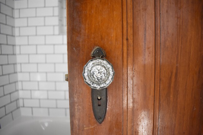 Original Doorknobs - 625 6th Ave