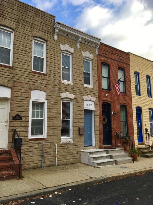 Fantastic 2 Bedroom Townhome in Canton 917 S Curley St Baltimore MD