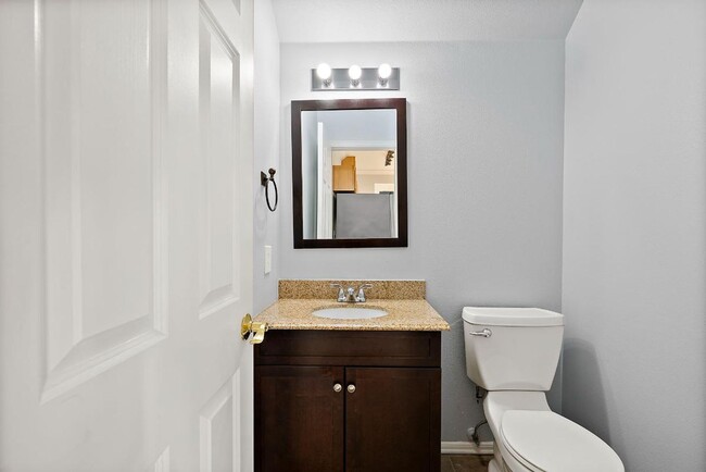 Building Photo - Modern 4-Bedroom Home with 5-Piece Primary...