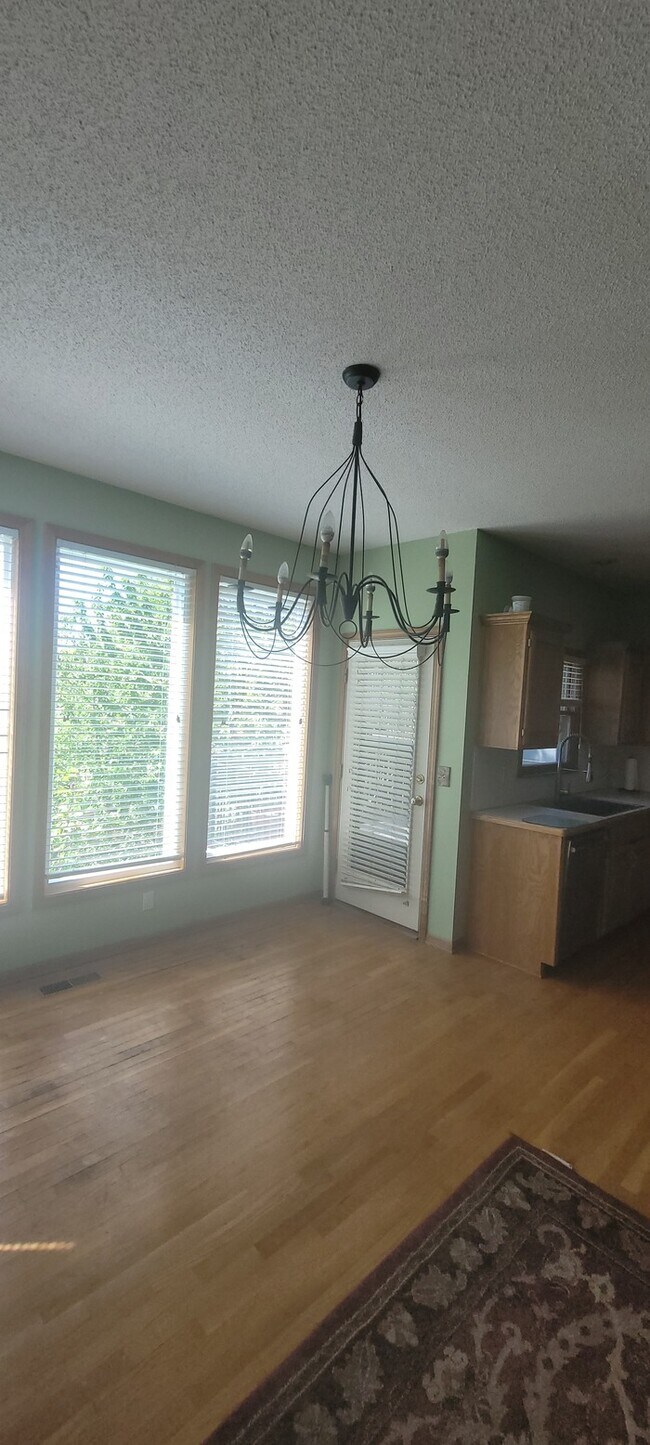 Building Photo - Fruitfully ready for your move in!