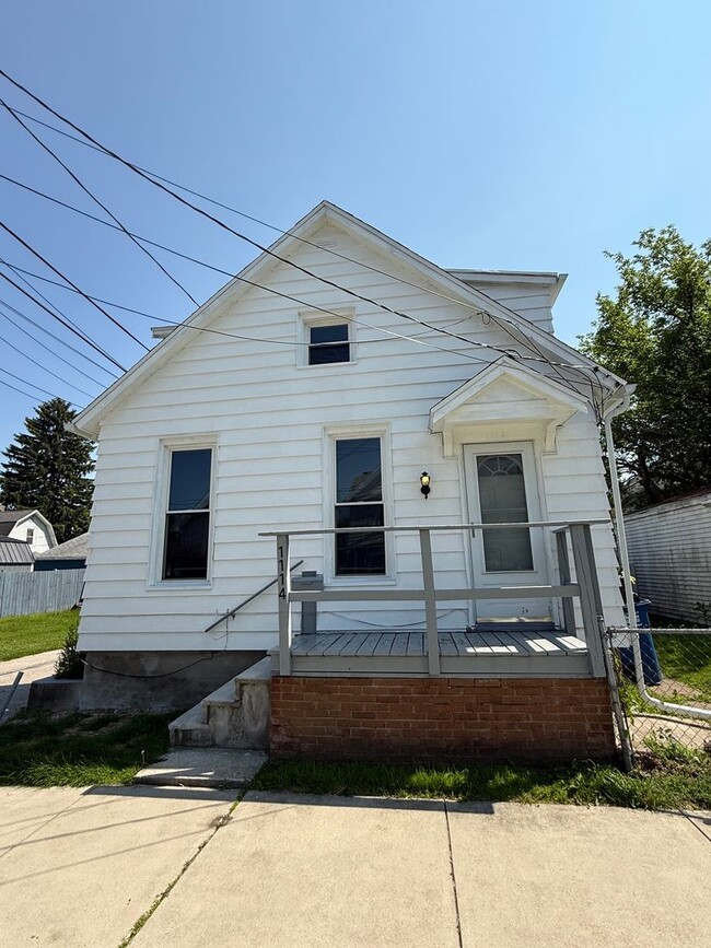 Primary Photo - 2 Bed Room 1 Bath