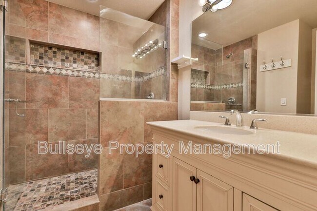 Building Photo - 2334 W Calle Iglesia Ave