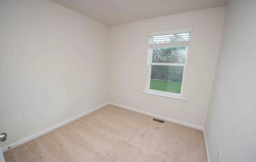 Building Photo - 371 Wheatfield Dr