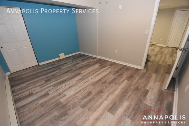 Building Photo - 1011 Hyde Park Dr