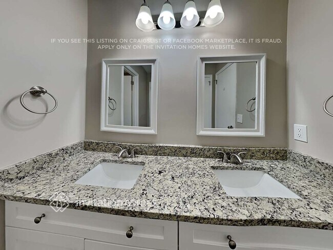 Building Photo - 123 Woodvale Dr