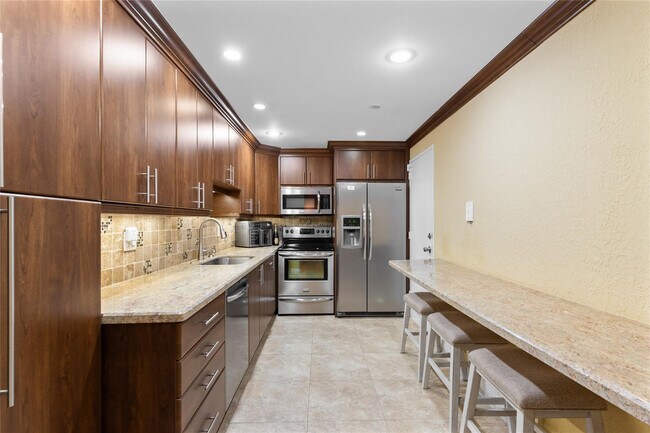 Building Photo - 4250 Galt Ocean Dr