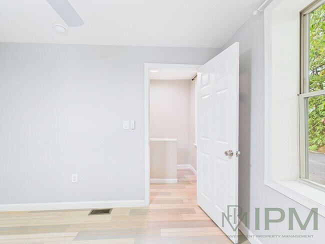 Building Photo - 1228 Market St