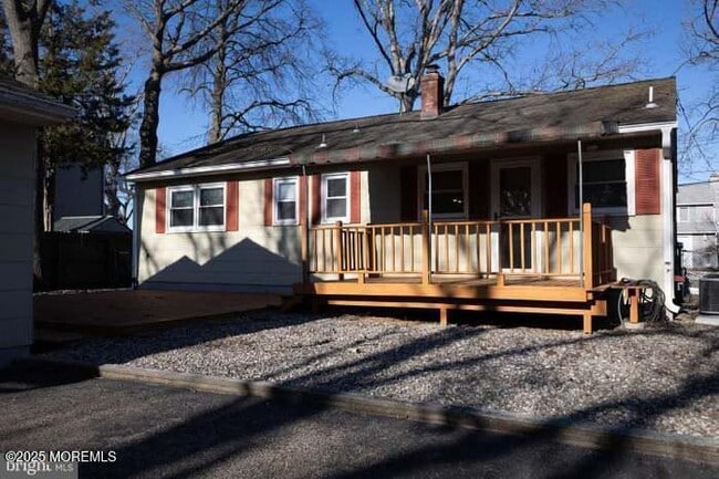 Building Photo - 60 Edwards Rd