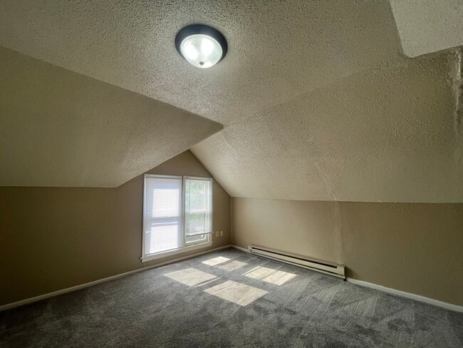 Building Photo - St. Paul home in Great Dayton's Bluff area