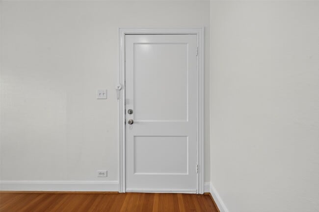 Building Photo - 2328 McClendon St