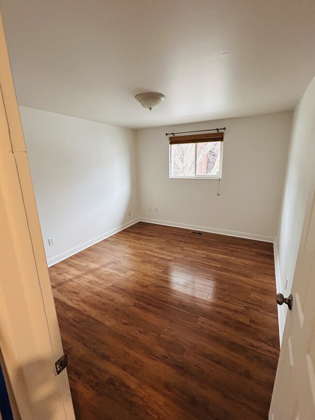 Upstairs bedroom #2 - 3676 S Hillside Ln