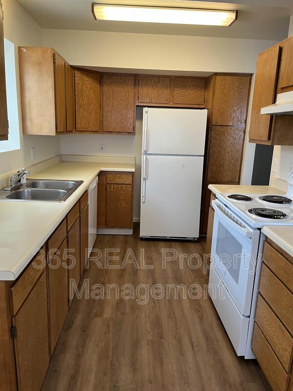 Building Photo - 3625 Centennial Cir