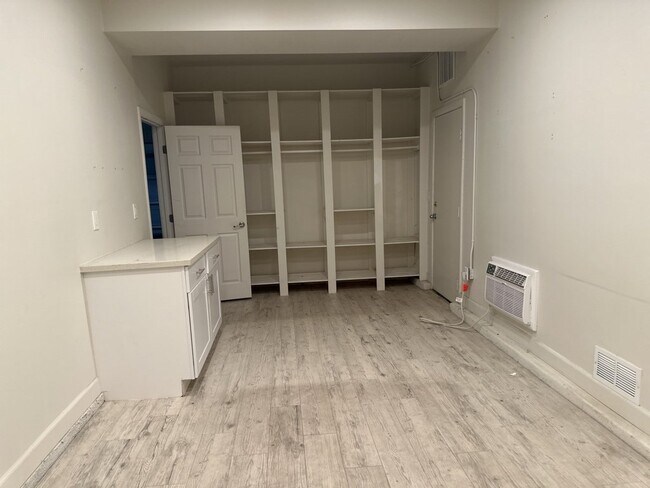 Building Photo - 3 Bedroom 2.5 Bath Home in Moreno Valley CA With Massive Backyard and Bonus Studio / Room in Gara...