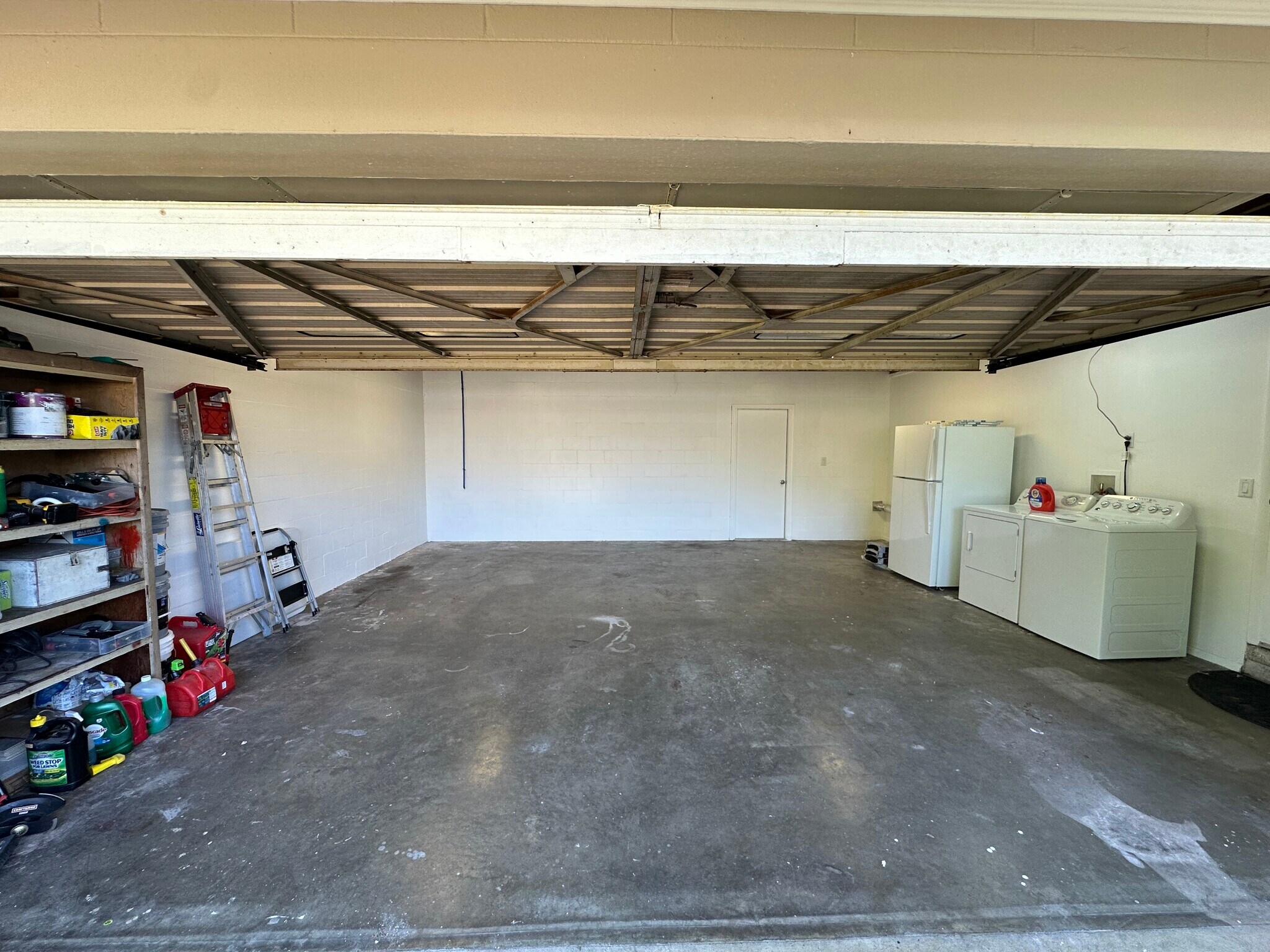 Building Photo - 6524 Voltaire Dr