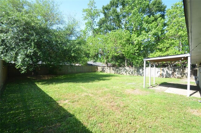 Building Photo - 2618 Foliage Green Dr