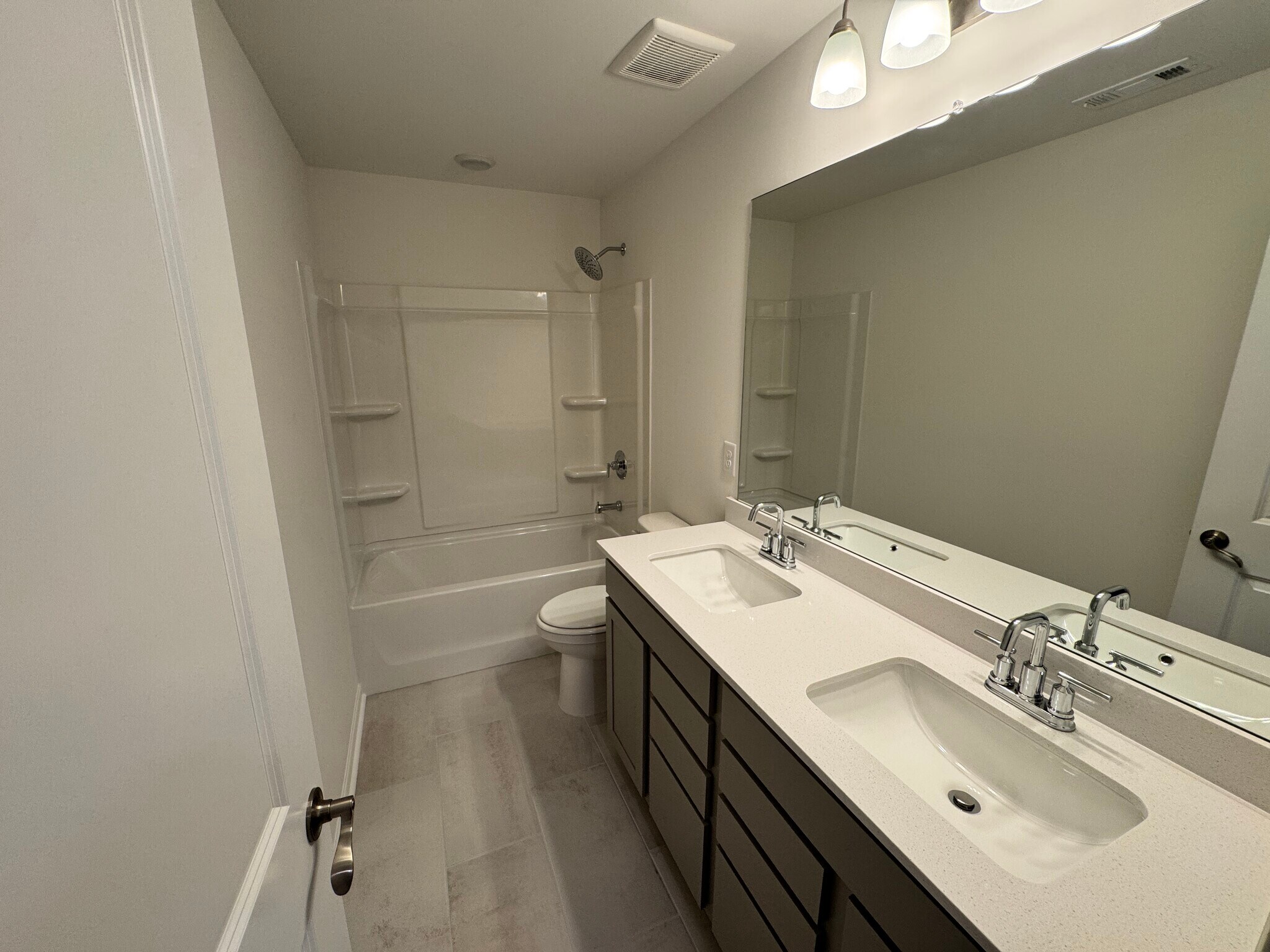Building Photo - 484 Jet Stream Dr