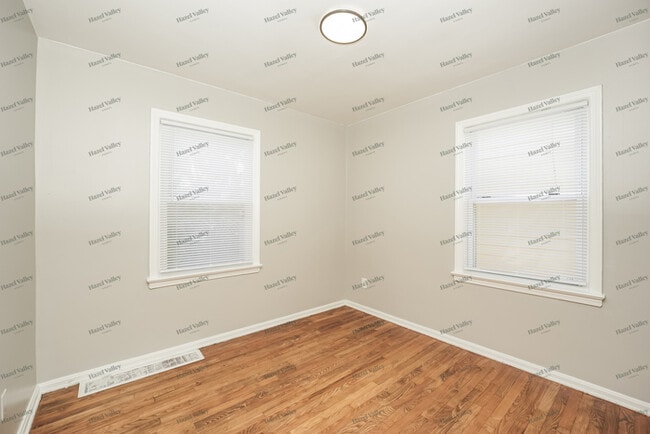 Building Photo - 12605 Hirst Ave