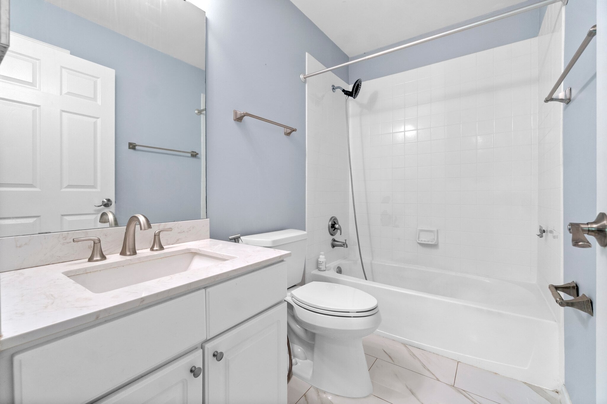 Building Photo - 40 Four Oaks Rd