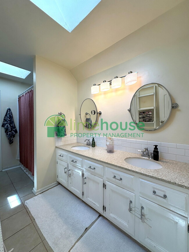 Building Photo - 1149 Birks Ln