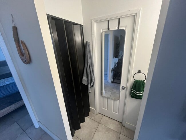 Building Photo - Pearl City 2BR Condo – Near Pearl Harbor – Parking Included – Available Now