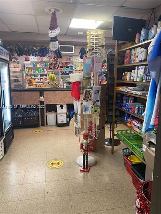 Building Photo - 5161 Collins Ave