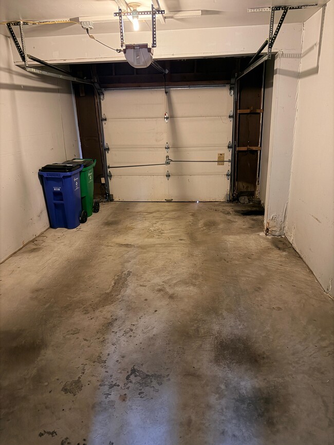 Building Photo - 6319 Raritan Ct