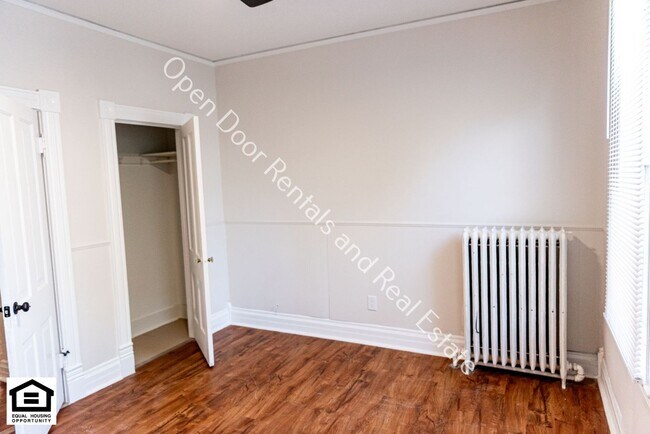 Building Photo - 846 Columbia Ave