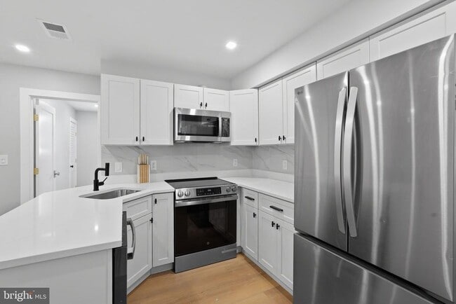 Building Photo - 1301 Somerset Pl NW