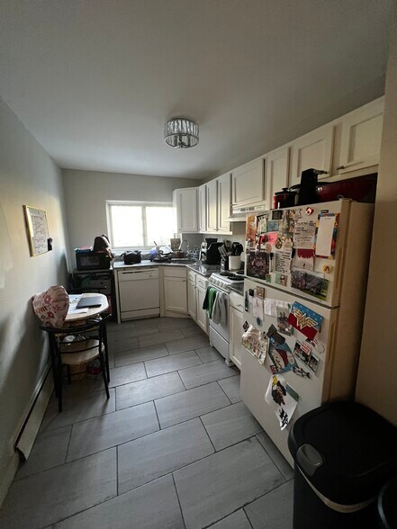 Building Photo - 63 Selkirk Rd