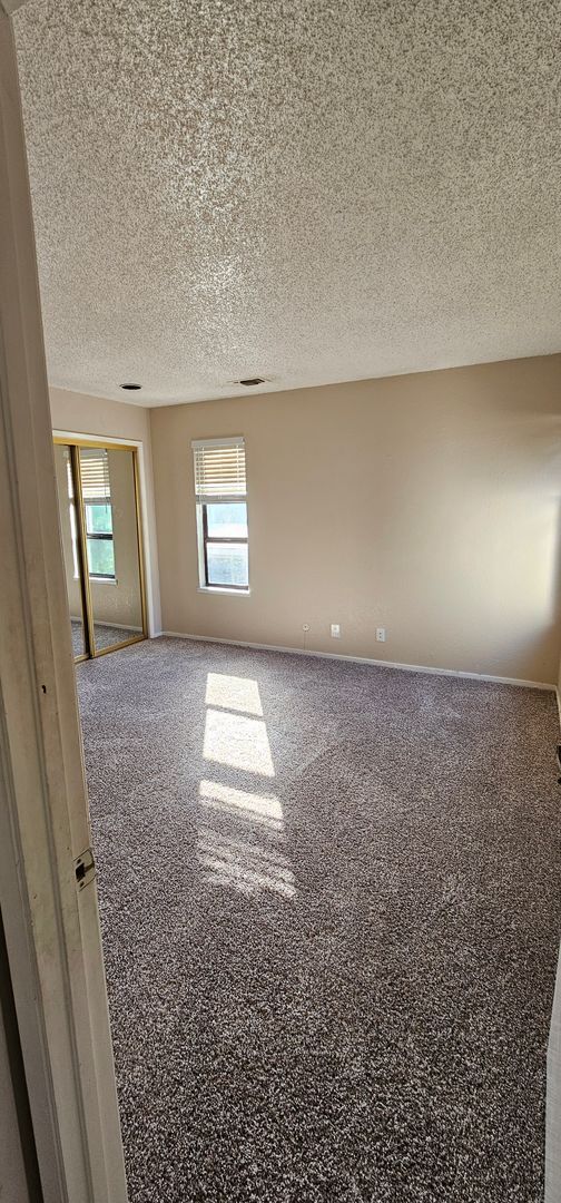 Building Photo - 715 Mikkelsen Dr