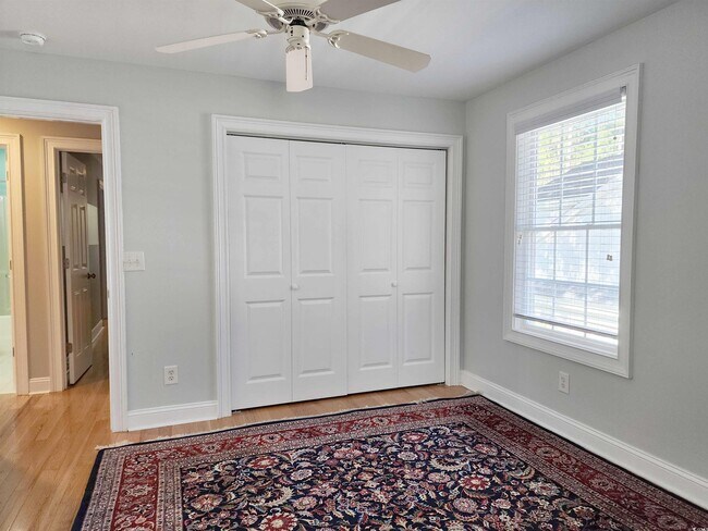 Building Photo - 613 Golden Bear Dr