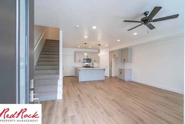 Building Photo - 3 Bedroom Townhome in Washington Fields wi...