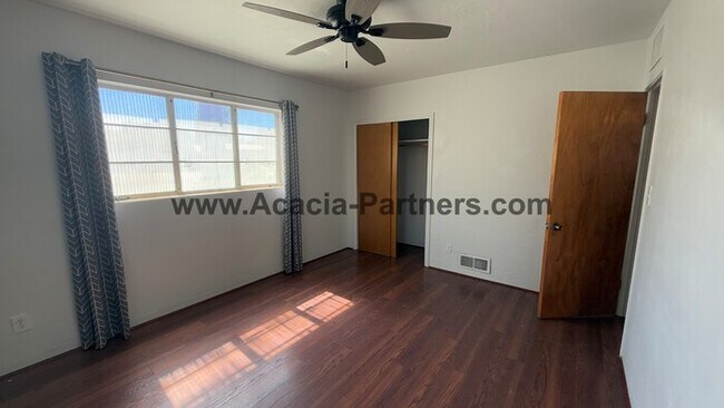 Building Photo - Three Bedroom Ranch Style Home