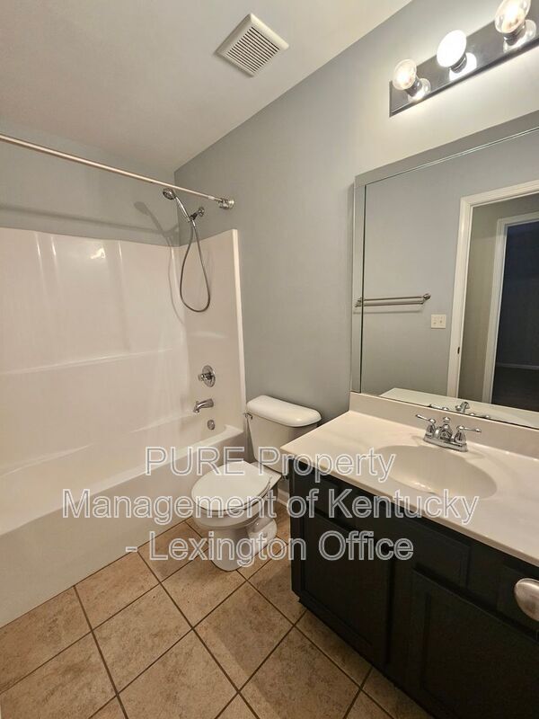 Building Photo - 688 Estrella Dr