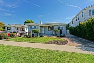 Building Photo - REMODELED, BRIGHT & AIRY 3BR2BA HOME W/ DETACHED GARAGE, CHARMING FRONT PORCH/YARD & HUGE REAR YA...