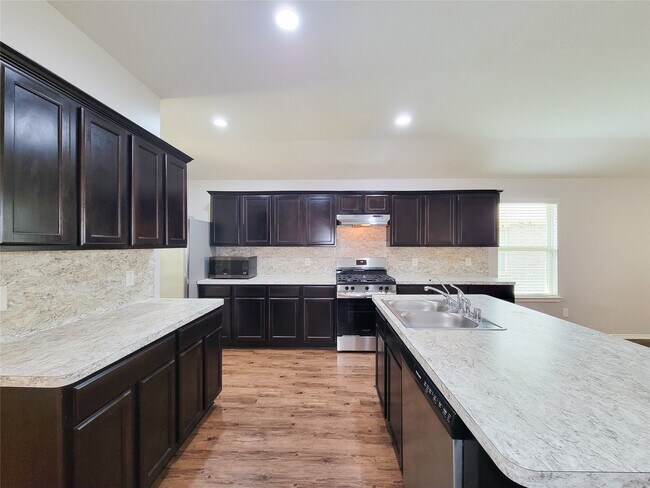 Building Photo - 5443 Dunsmore Harbor Ln