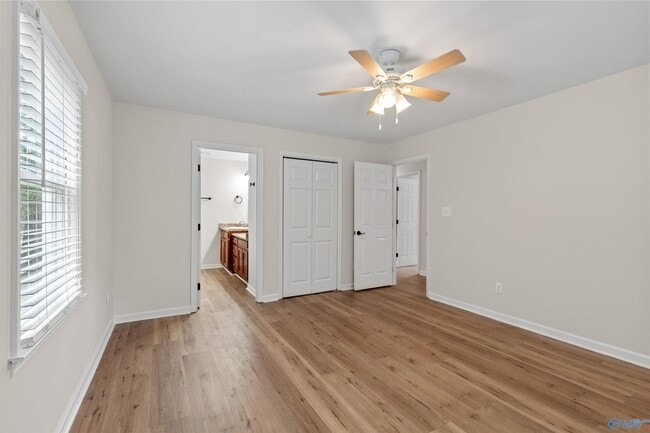 Building Photo - 285 Ruby Dr