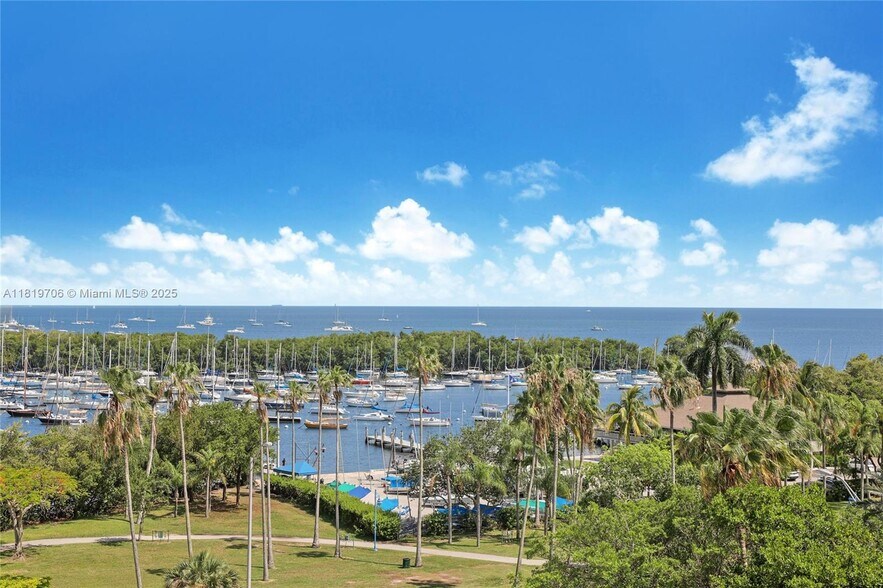 Primary Photo - 2901 S Bayshore Dr