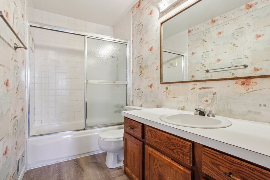 Building Photo - 1050 S Monaco Pky