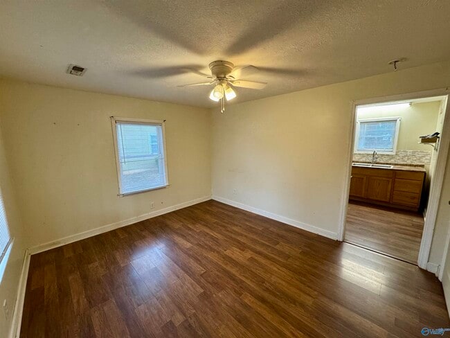 Building Photo - 807 2nd Ave