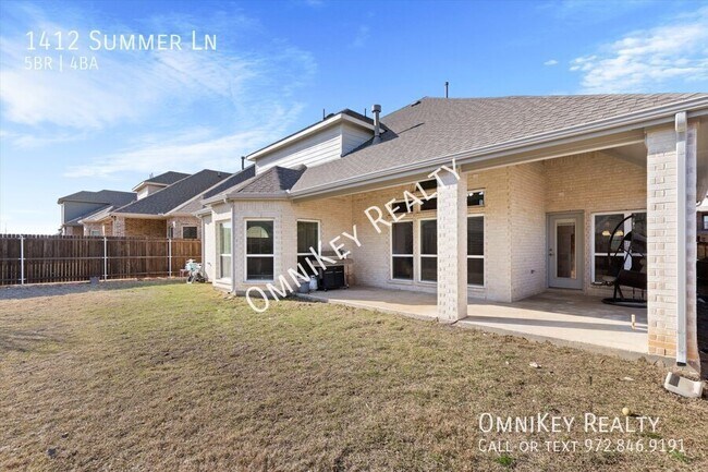 Building Photo - 1412 Summer Ln