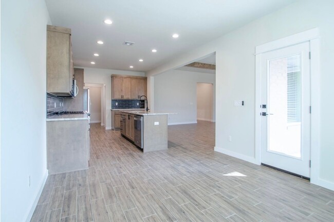 Building Photo - Gorgeous New Construction 4 Bedroom Home I...