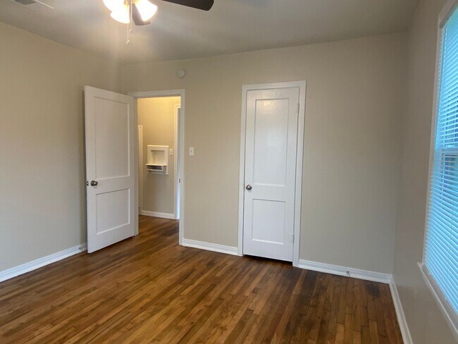 Building Photo - REFRESHED 2 BEDROOM, 1 BATH BELTON ISD