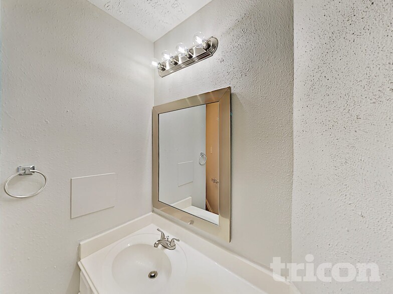 Building Photo - 18603 Bridoon Dr