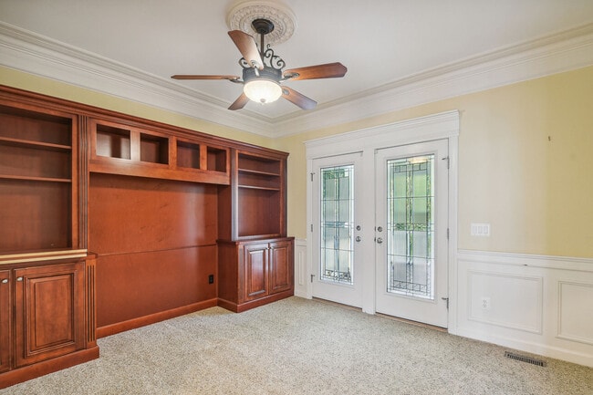 Building Photo - 43286 Canal Creek Pl