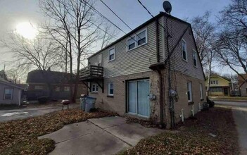 Building Photo - 3260 N 49th St