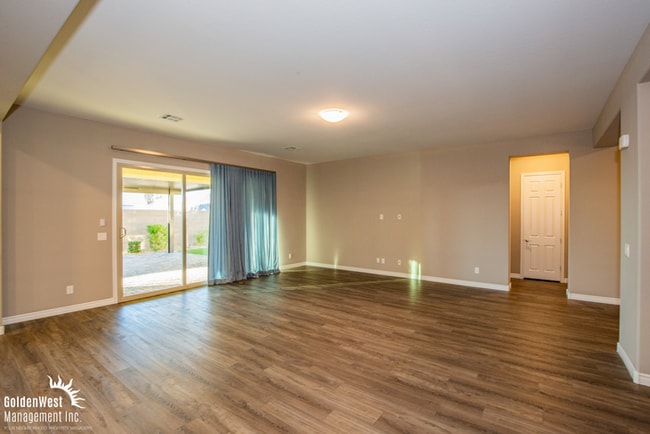 Building Photo - Welcome to this impressive single-story 4Bdm 3.5Ba residence located in a desirable Northwest Las...